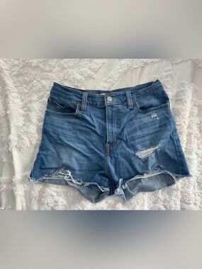 Levi’s High Rise Distressed Denim Shorts Size 29